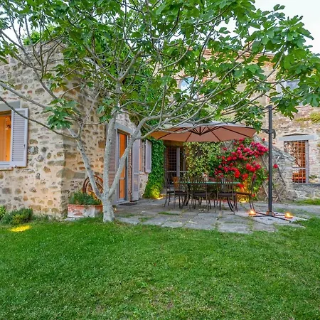 Sleeps 9 Pool Air Con Wifi * Corgna